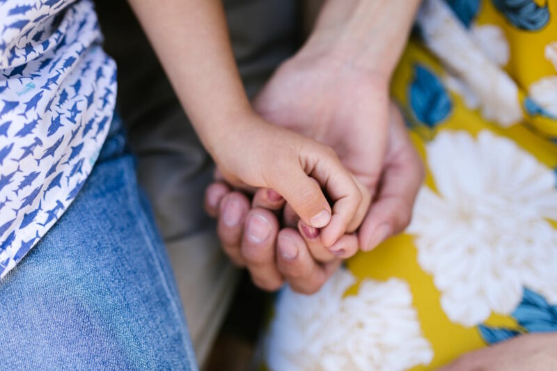 Les parents dans la séance d’hypnothérapie de leur enfant DYS
